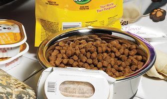 Znakowanie produktów w przemyśle karmy dla zwierząt