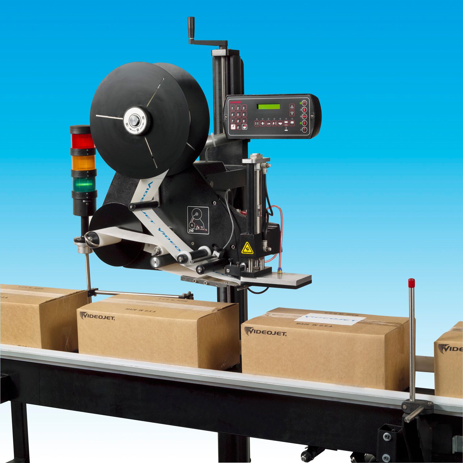 étiquetage industriel automatique sur carton