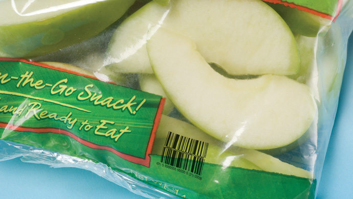リンゴのビニール包装にバーコードを印字