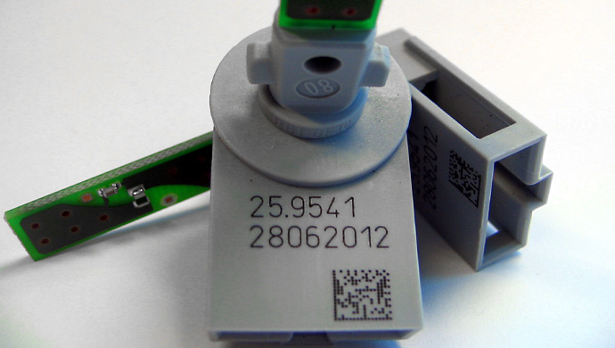 Бесконтактная лазерная маркировка позволяет наносить коды DataMatrix на изделия из резины и пластика